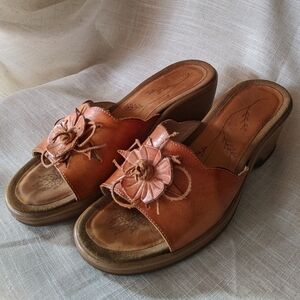 Dansko Brown Floral Leather Clogs Shoes Sandals Women's Orthopedic Size 38 / 7.5